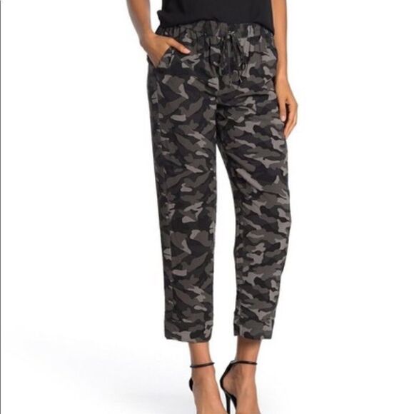 [Joie] Relax Camo printed jogger pants - Size Medium - Picture 8 of 8